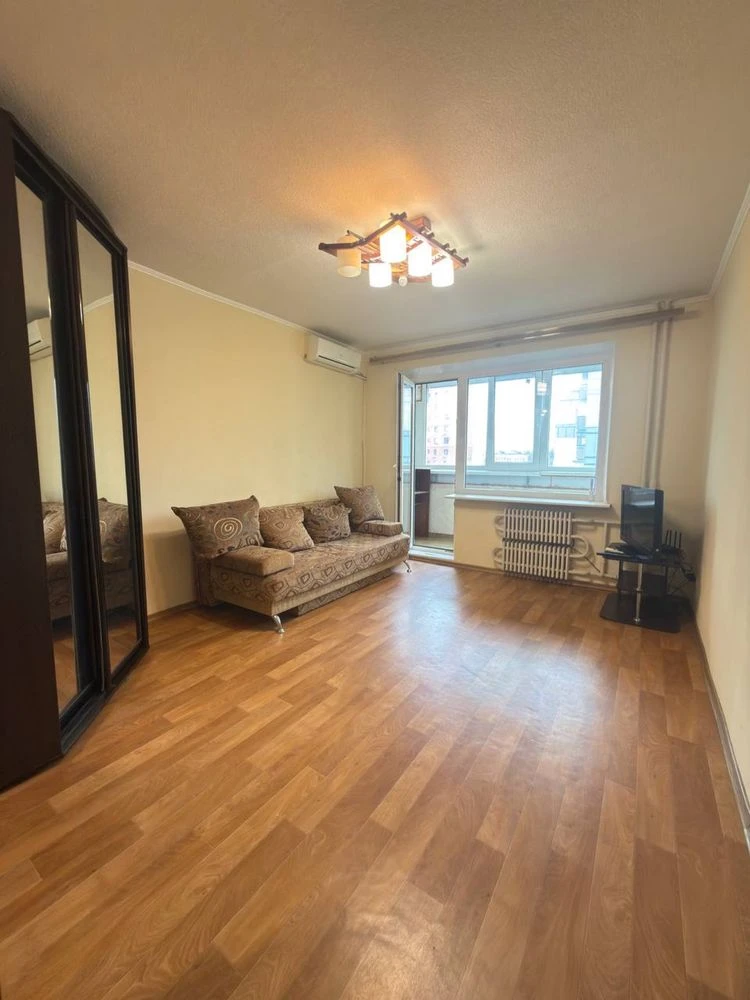 For sale 1-bedroom apartment on Minina Street, 1. Near Polya Avenue.