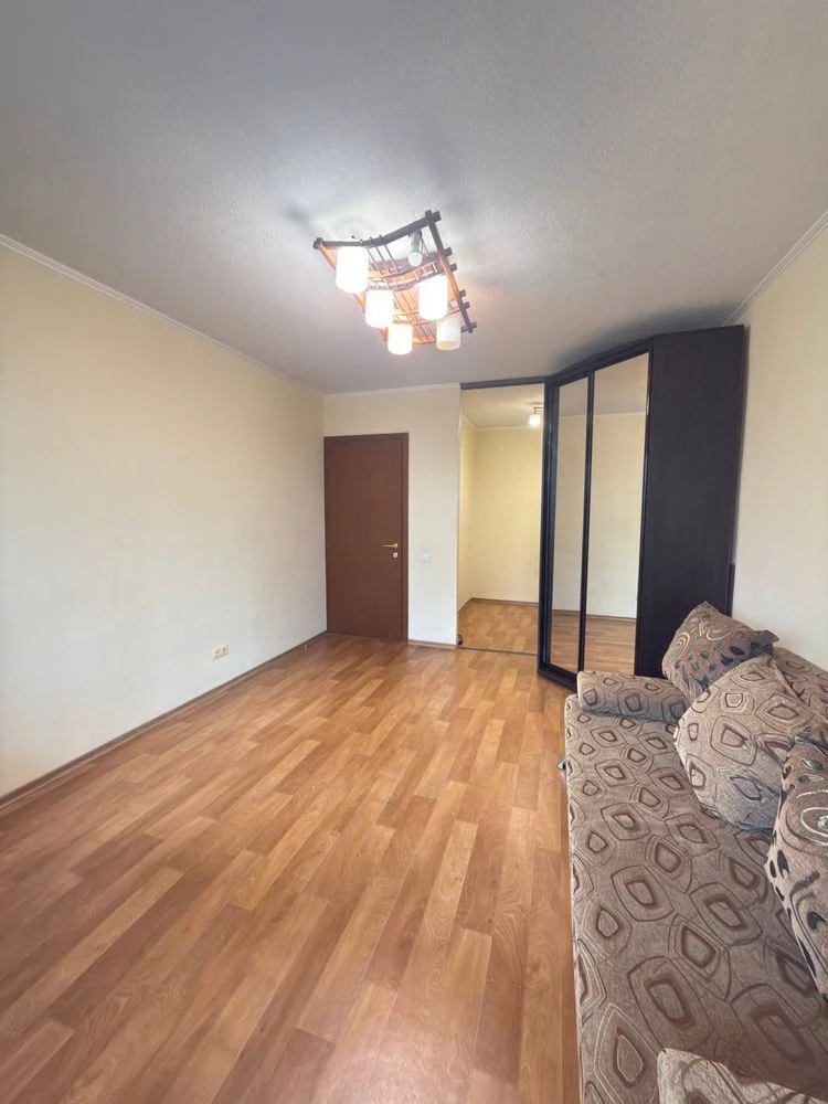 For sale 1-bedroom apartment on Minina Street, 1. Near Polya Avenue.