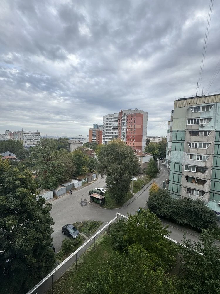 For sale 1-bedroom apartment on Minina Street, 1. Near Polya Avenue.