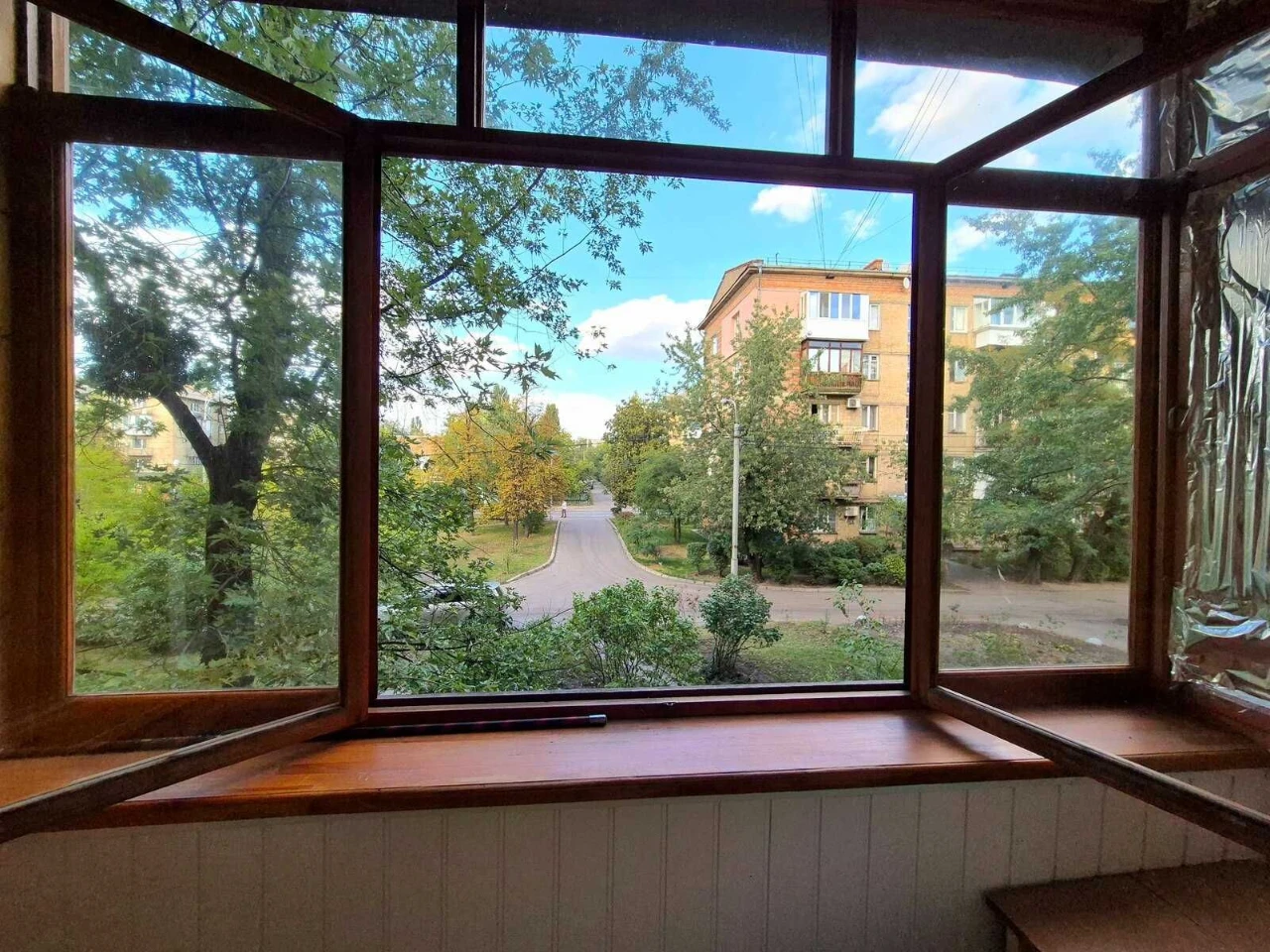 No commission. Two-room apartment on Darnytska Square. Second floor. Brick.