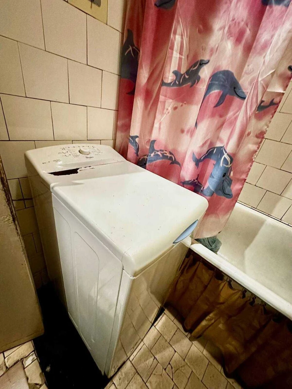 No commission. Two-room apartment on Darnytska Square. Second floor. Brick.