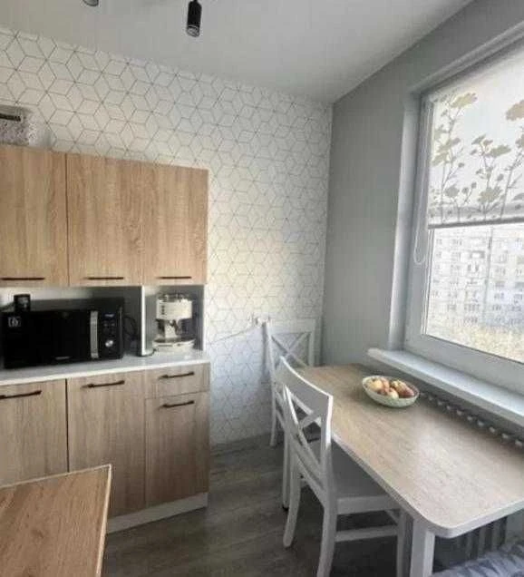 Продам 2х комн квартиру с капремонтом по пр Ландау, 5/9
