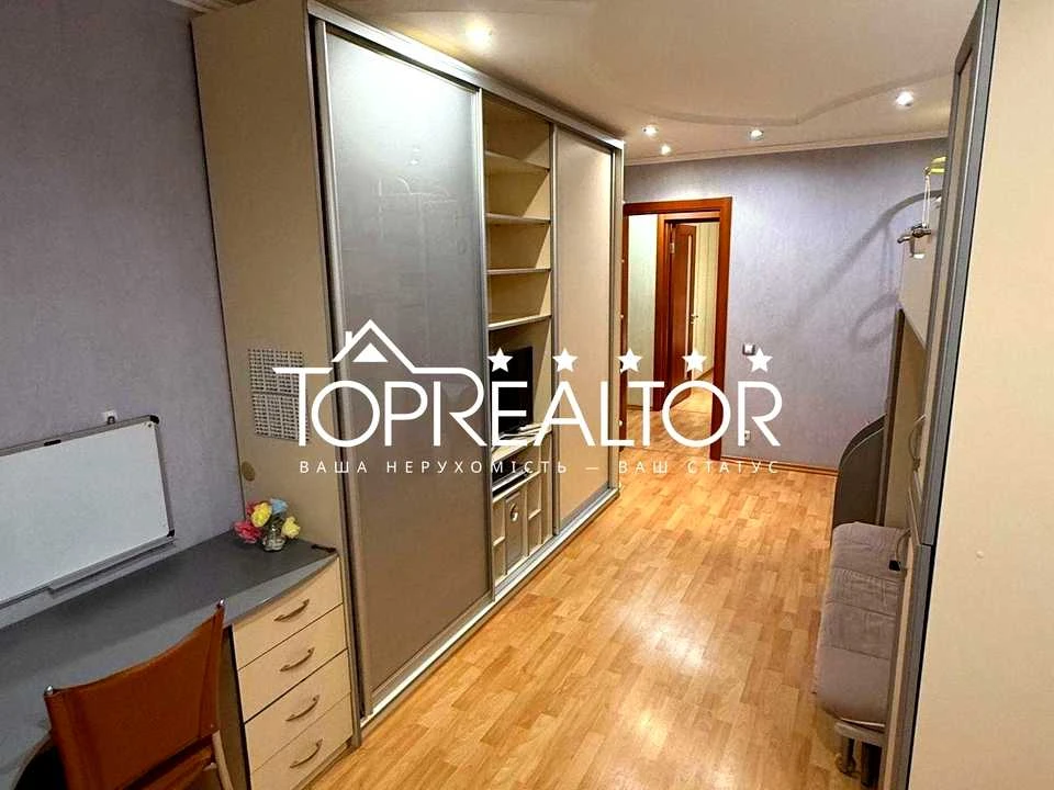 Apartment. Metrobudivnykiv Street, Kharkiv
