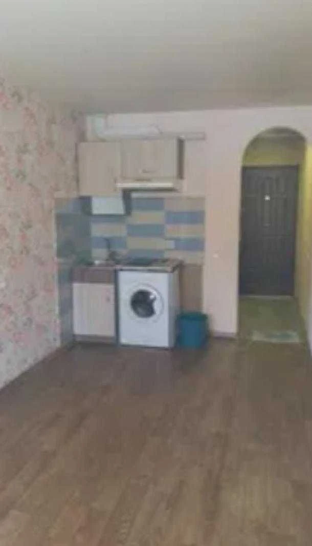 Продам 1 комн гостинку 2/5  Одесская пер Зерновой