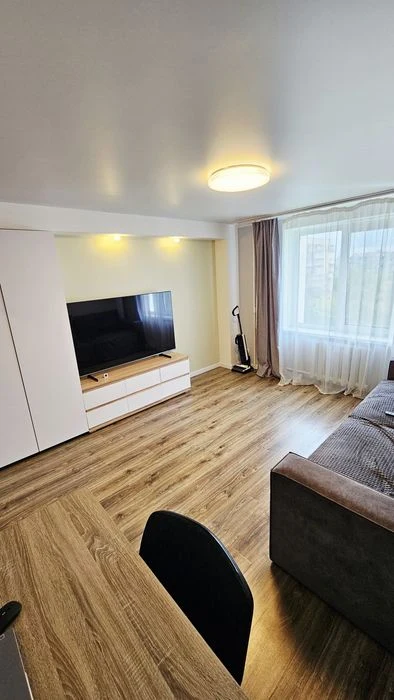 Продам 2кв. ж/м Сокол 1. Квартира утеплена, есть кладовка ря