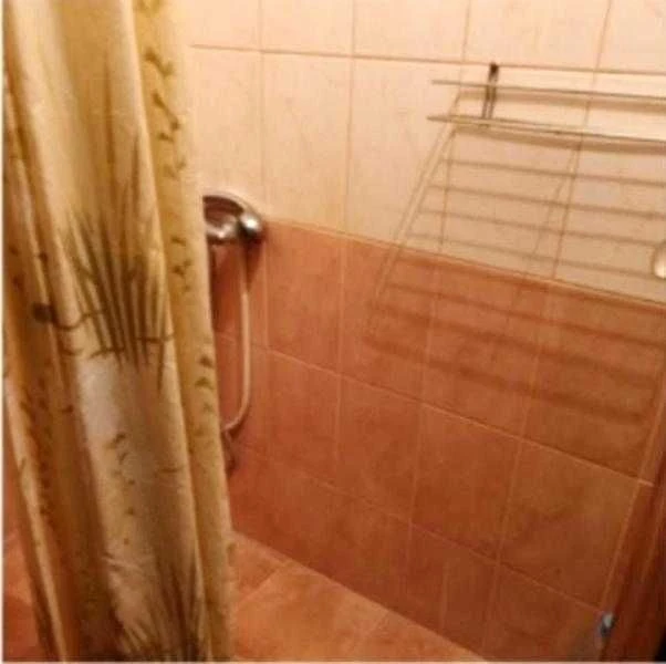 Продається кімната в цегляному будинку в районі Одеської.