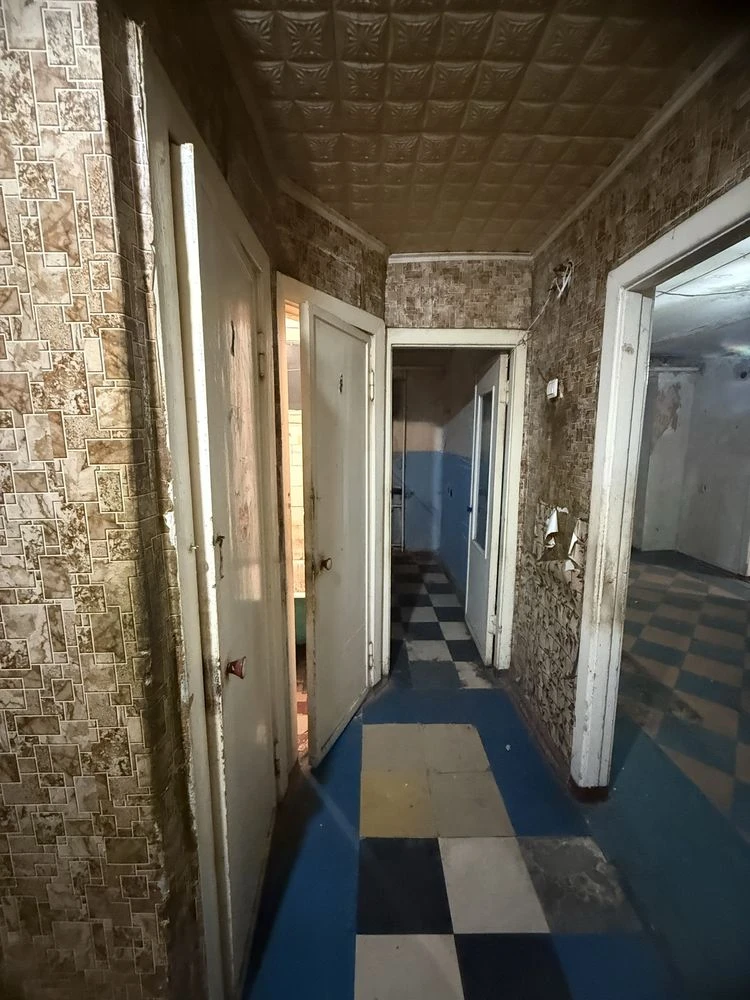 Продається 3-кімнатна квартира 57 м² під ремонт, район Ж/Д вокзалу, цегла