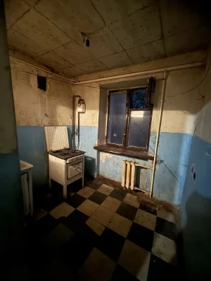 Продається 3-кімнатна квартира 57 м² під ремонт, район Ж/Д вокзалу, цегла