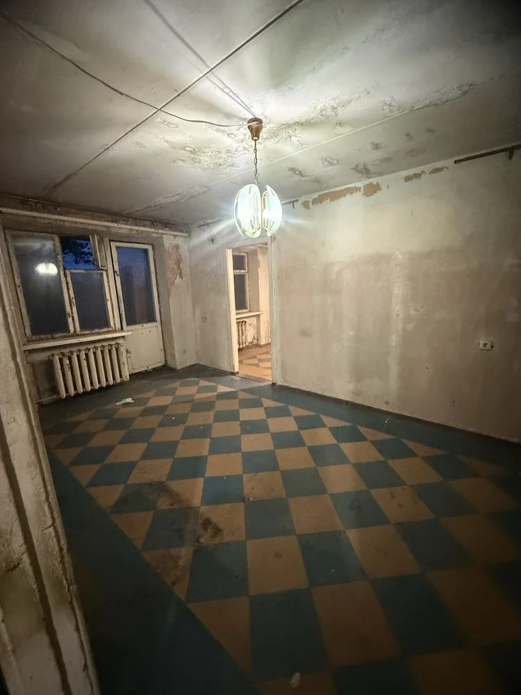 Продається 3-кімнатна квартира 57 м² під ремонт, район Ж/Д вокзалу, цегла