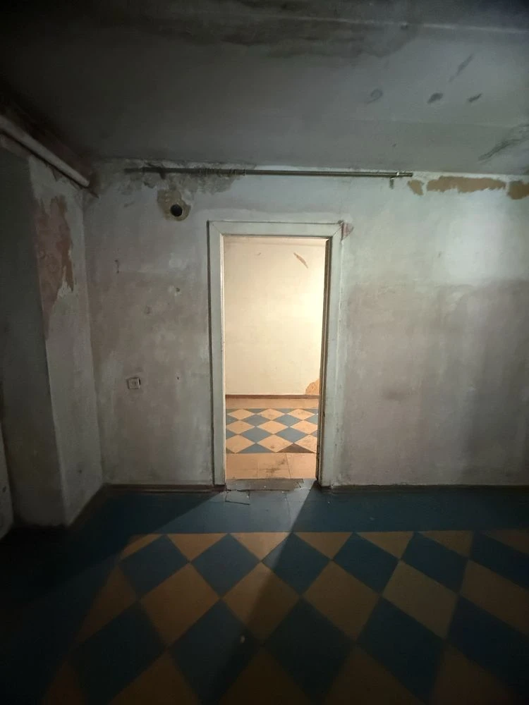 Продається 3-кімнатна квартира 57 м² під ремонт, район Ж/Д вокзалу, цегла