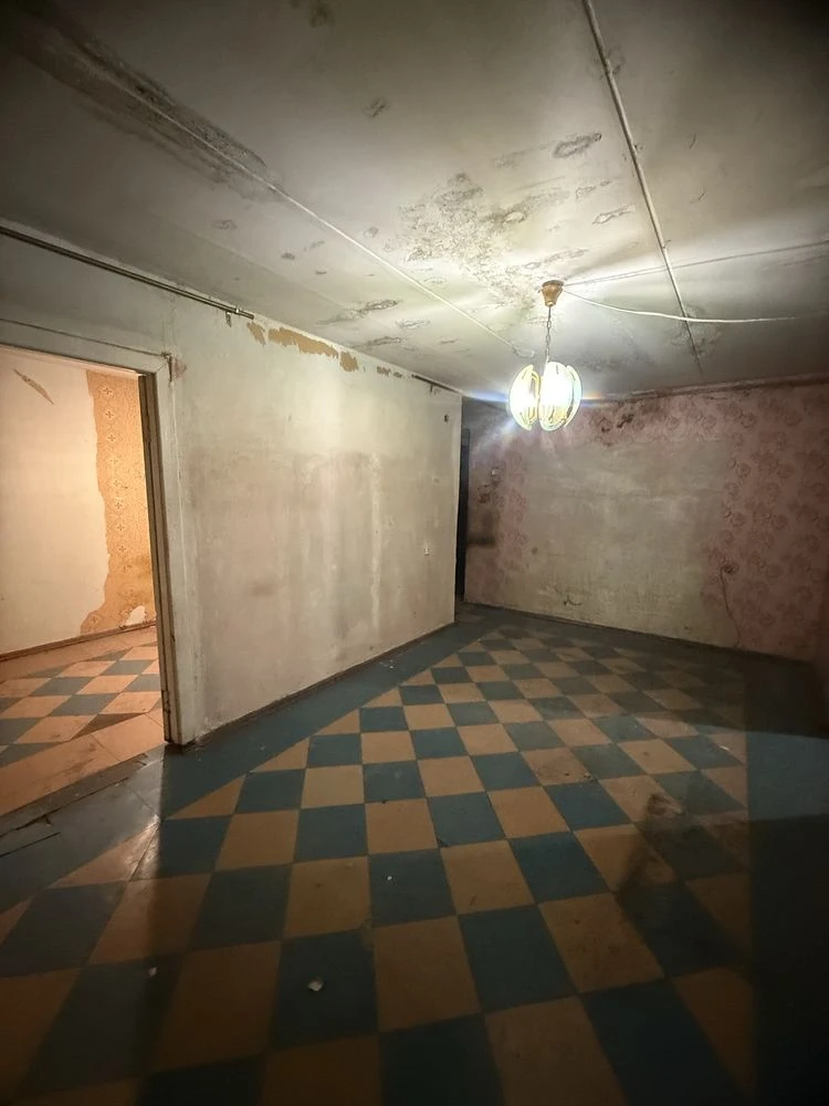 Продається 3-кімнатна квартира 57 м² під ремонт, район Ж/Д вокзалу, цегла