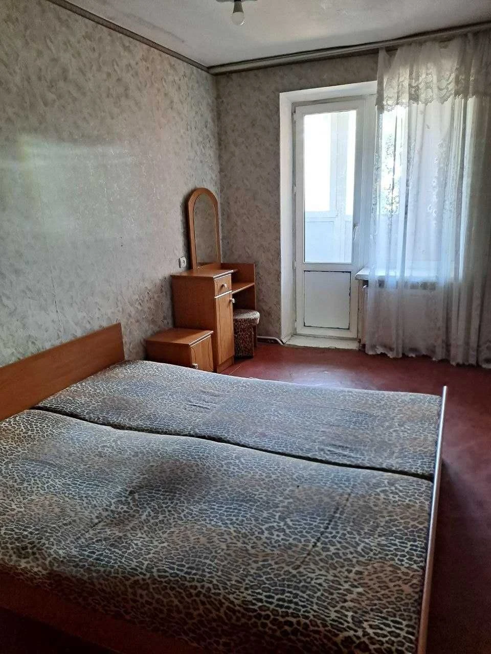 Selling 4-room apartment in the center of Pervomaisk