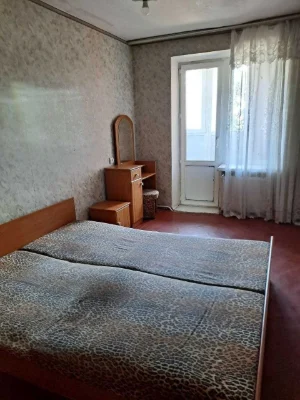 Selling 4-room apartment in the center of Pervomaisk