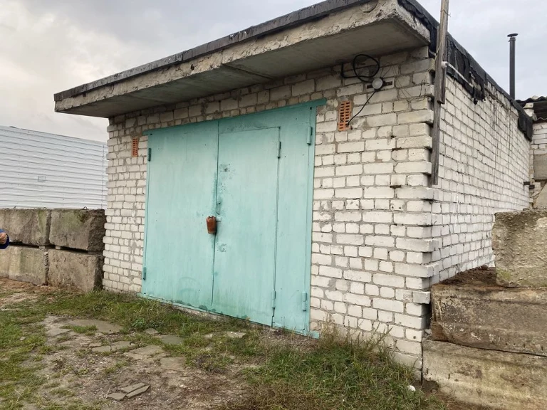 Капітальний гараж біля хлібкомбінату