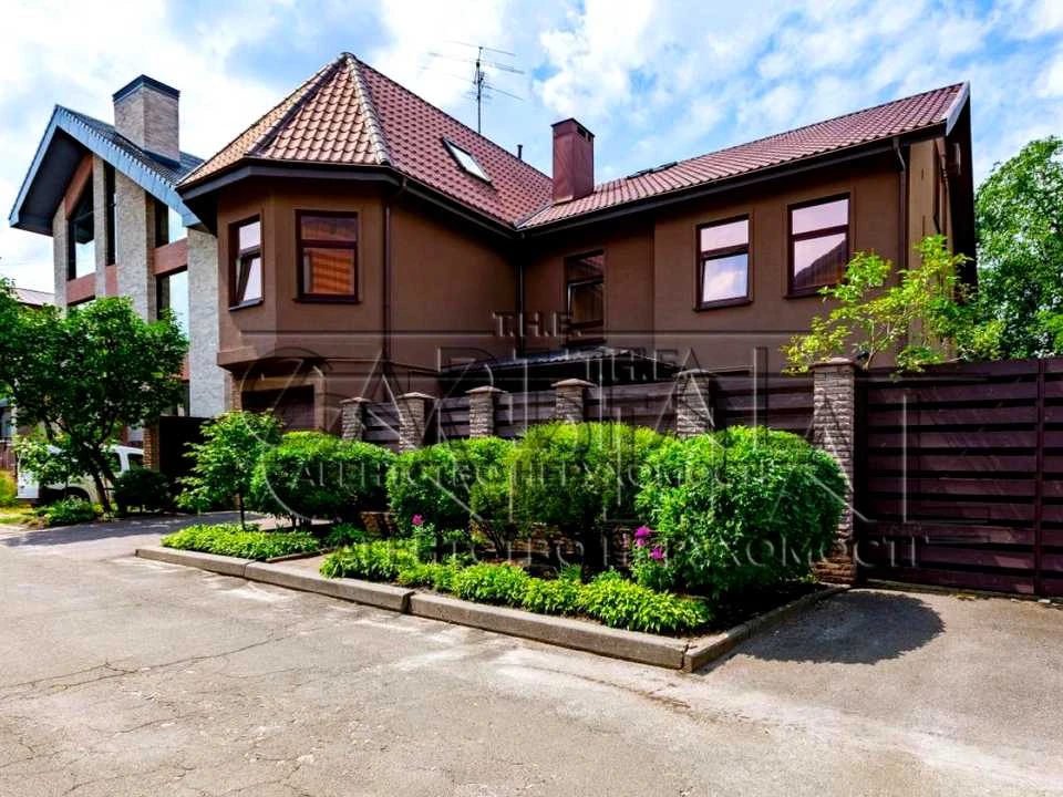 House. Ulitska Street, Kyiv