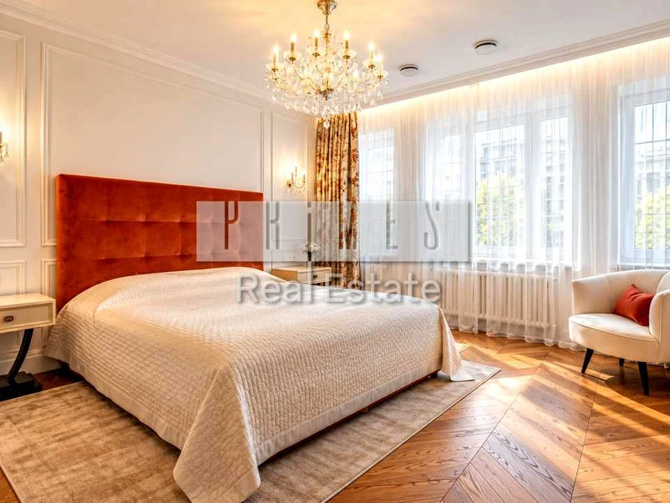 House. Zverynetska St.