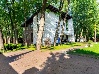 House. Patriarch Vladimir Romanuk Street, Kyiv