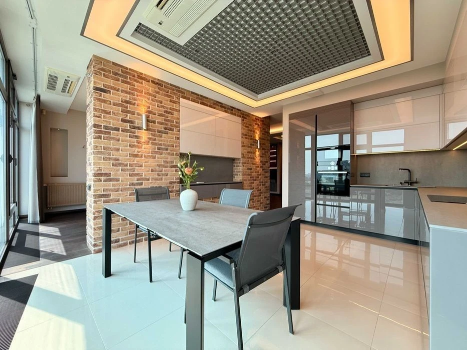 3-room apartment for sale (large kitchen-living room + 2 bathrooms)