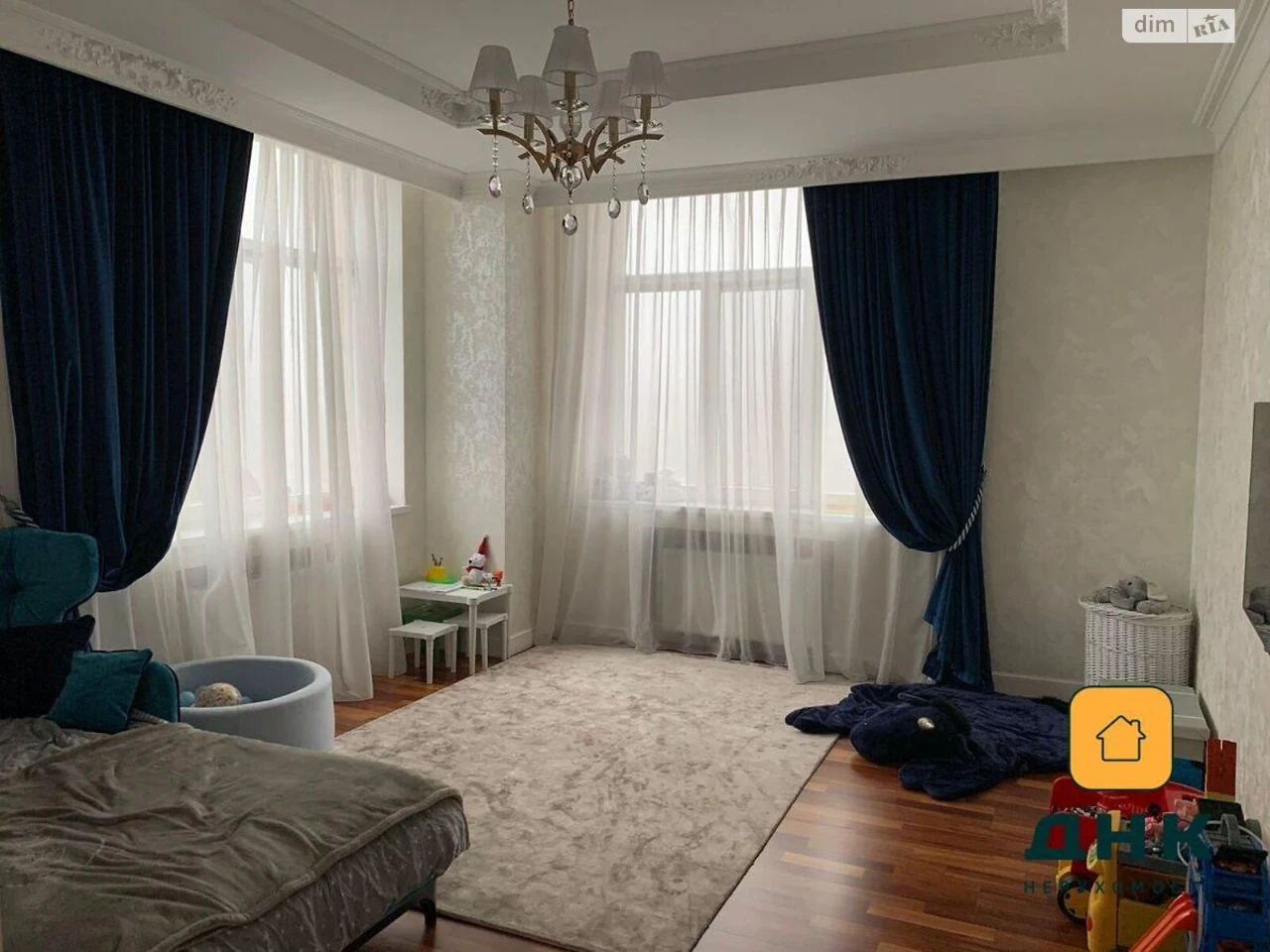 Продаж Квартира Середній Фонтан