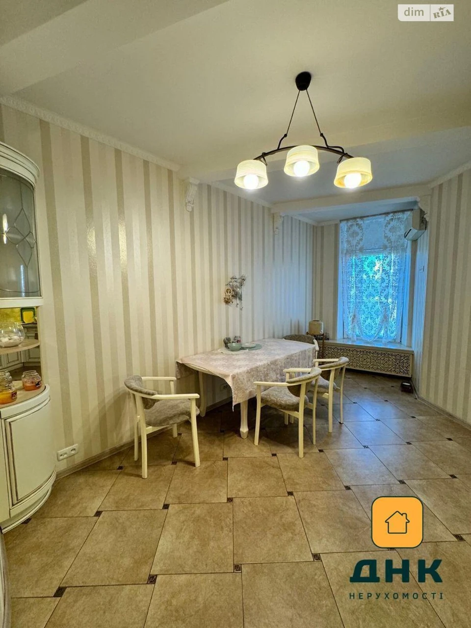 Продаж Квартира Середній Фонтан