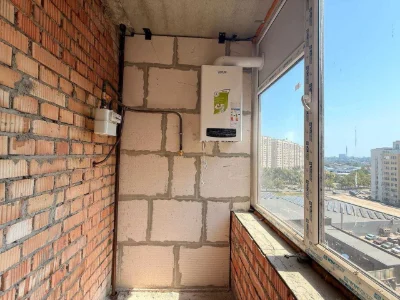 Apartment with АГВ, new brick building. Street: Грушевський