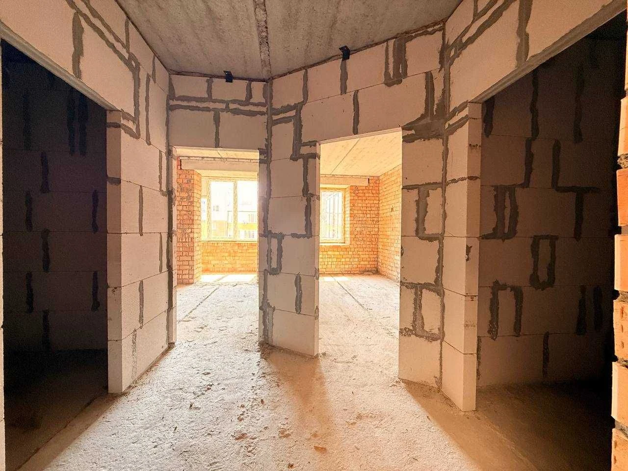 Apartment with АГВ, new brick building. Street: Грушевський