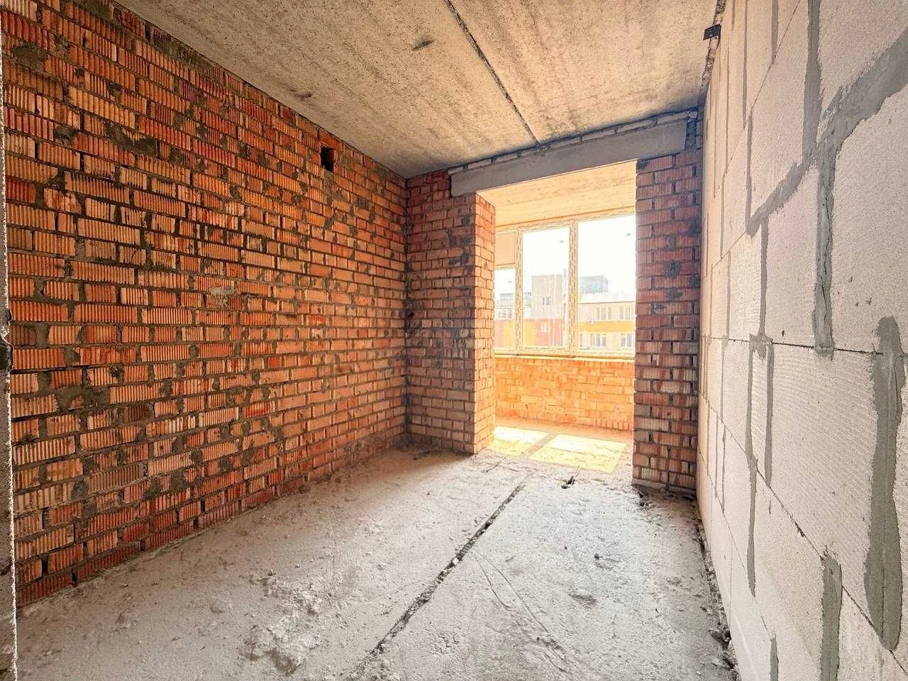 Apartment with АГВ, new brick building. Street: Грушевський