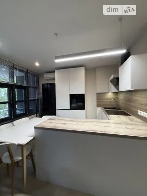 Sale of 1-room apartment 38 sq. m. on Kyrylivska Street 37 • ID 3456