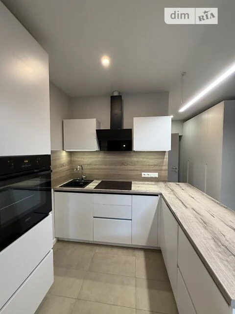 Sale of 1-room apartment 38 sq. m. on Kyrylivska Street 37 • ID 3456