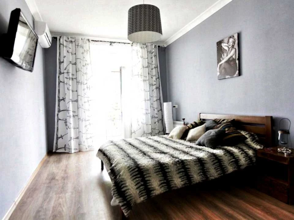 Apartment. Nina Stratokoyeva Street, Odessa