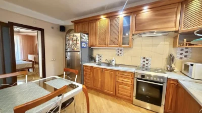 Продаж 3кімнатної квартири 4/9 площа Свободи