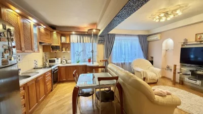 Продаж 3кімнатної квартири 4/9 площа Свободи
