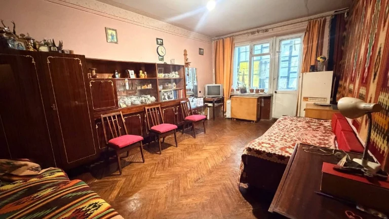 2-room apartment for sale. Center, Independence district, permit for a car.