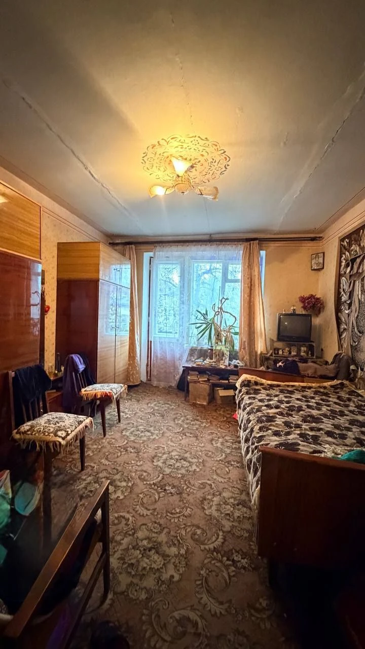 Продается 2-комнатная квартира. Центр, район Незалежності, разрешение на автостоянку