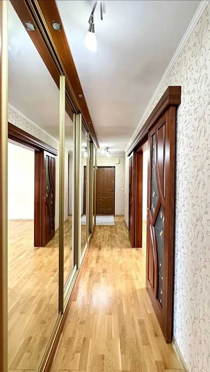 Cozy and warm 3-bedroom apartment with renovation in a quiet