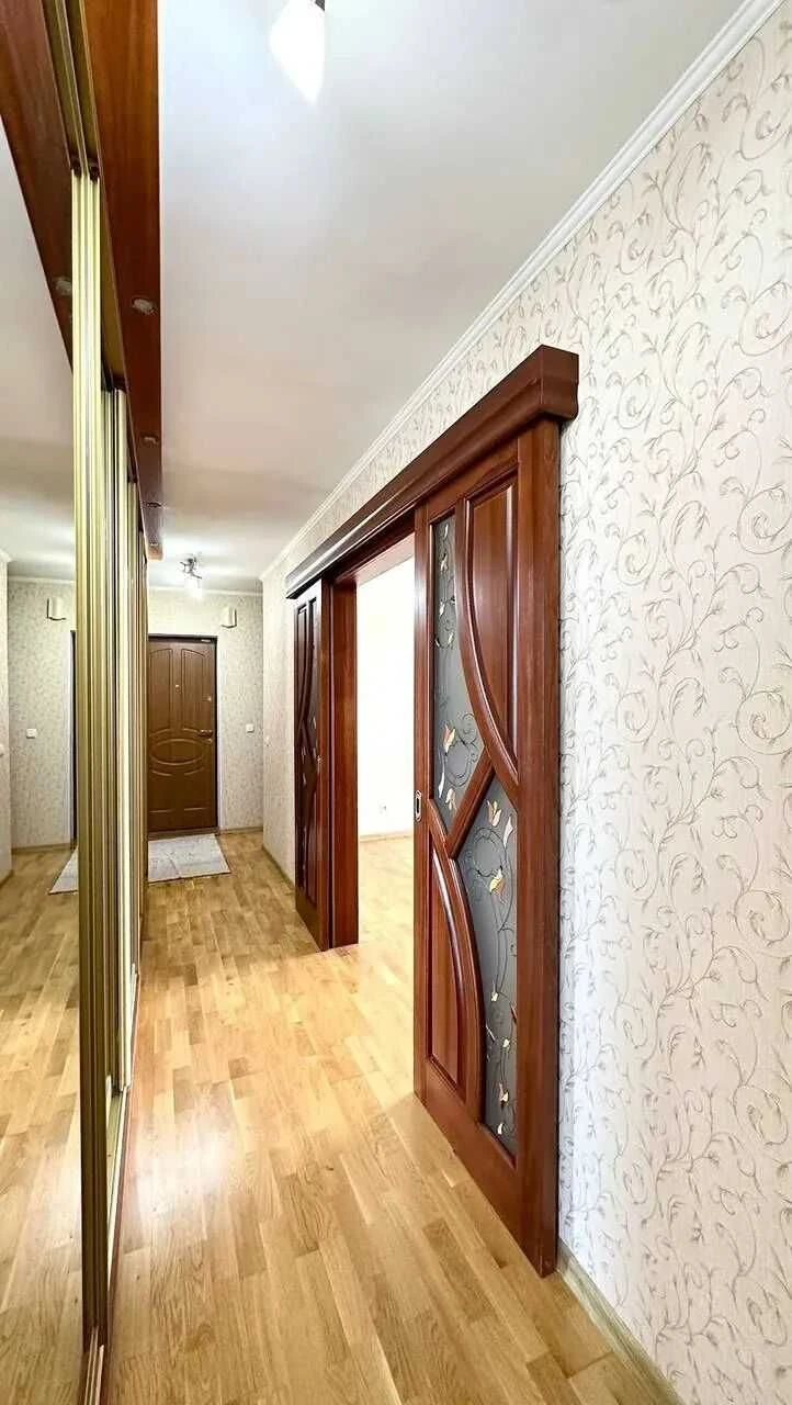 Cozy and warm 3-bedroom apartment with renovation in a quiet