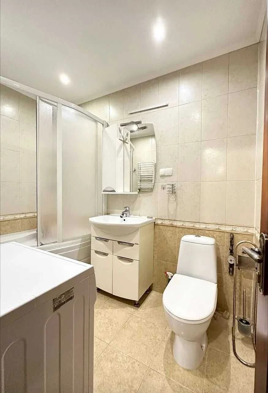 Cozy and warm 3-bedroom apartment with renovation in a quiet