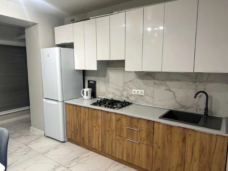 Apartment. Ivano-Frankivsk, Knyzhyn Street
