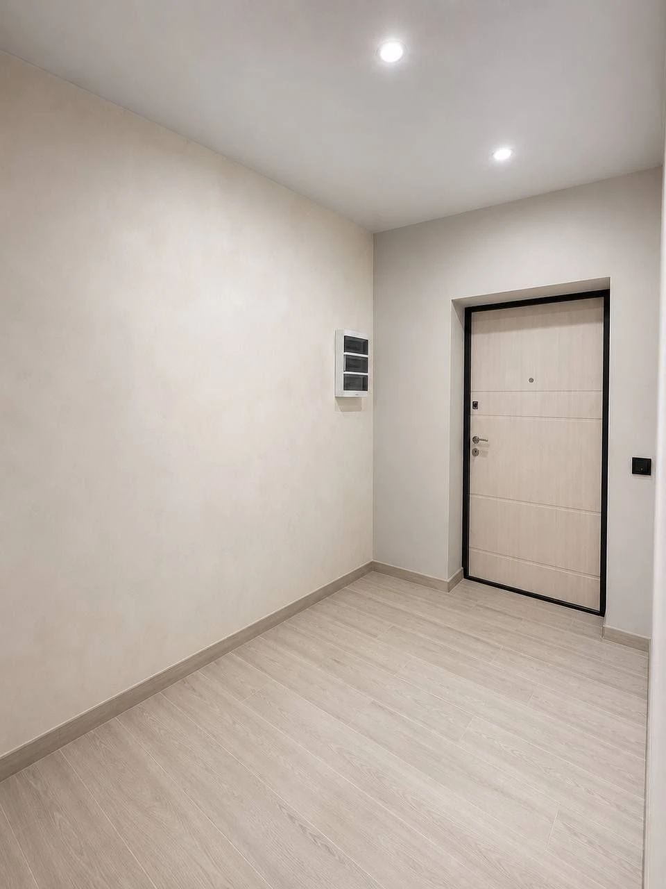 Sale of a modern 1-bedroom apartment with a storage room