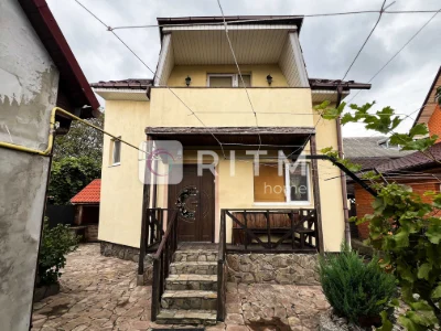 Продається привабливий комерційний будинок в центрі Луцька!!