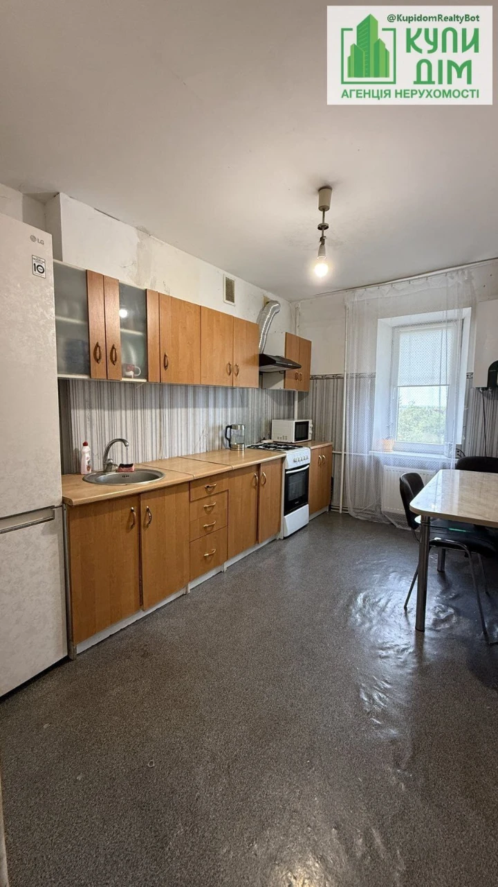 Sale of a 3-room apartment in Zhazova!!