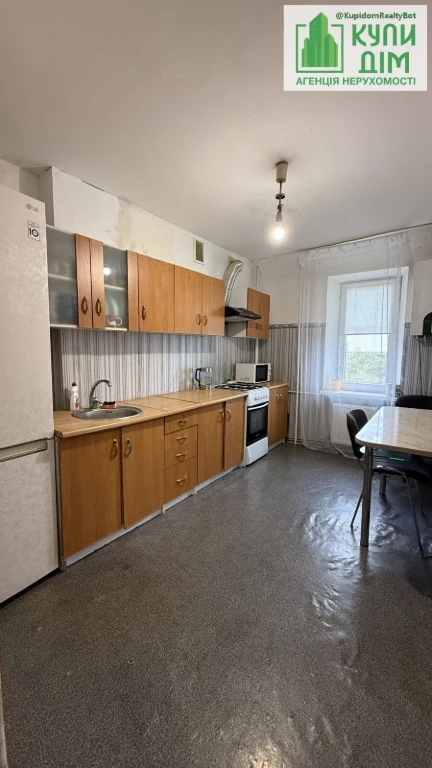 Sale of a 3-room apartment in Zhazova!!