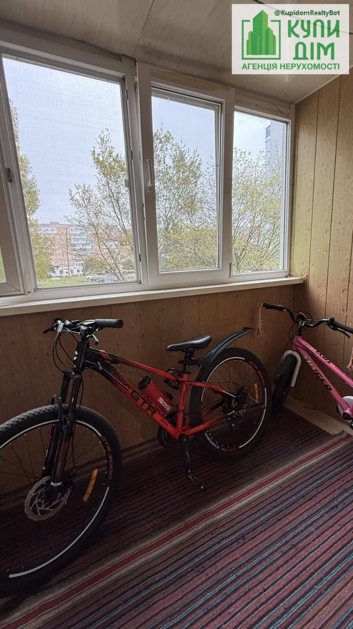 Sale of a 3-room apartment in Zhazova!!