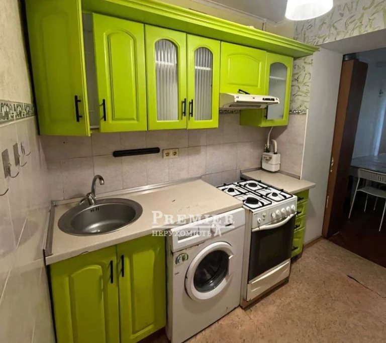 Продам 2-комнатную квартиру на Бочарова.