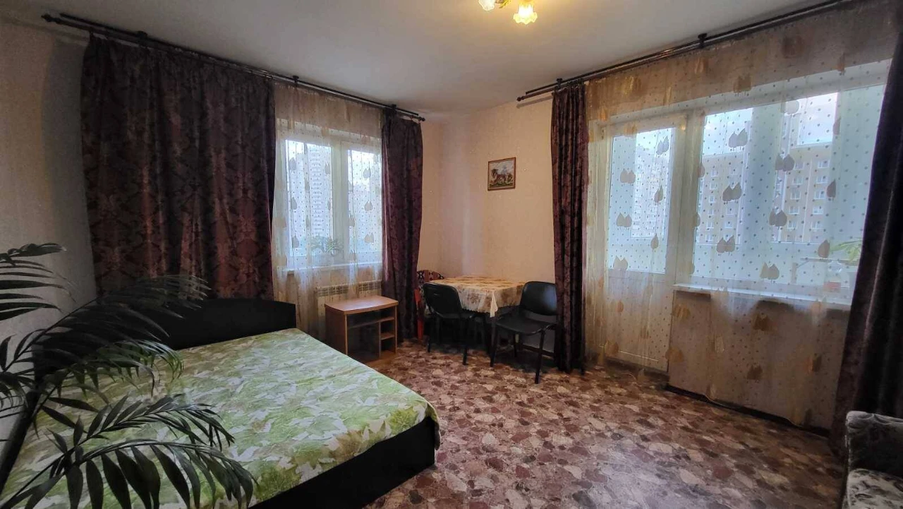 For Rent Long Term 2-Bedroom Apartment, Kyiv, Dniprodhnyc, Anna Akhmat