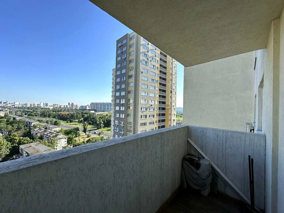 Квартира. Киев, проспект Алишера Навой