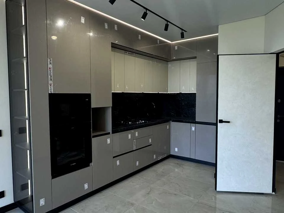 Apartment. Lviv, Roksolany st.