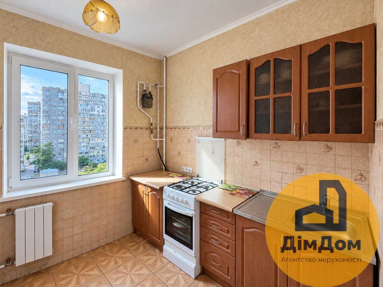 Apartment for Sale in Pozniak, Nikolas Bazhan Avenue 28-B