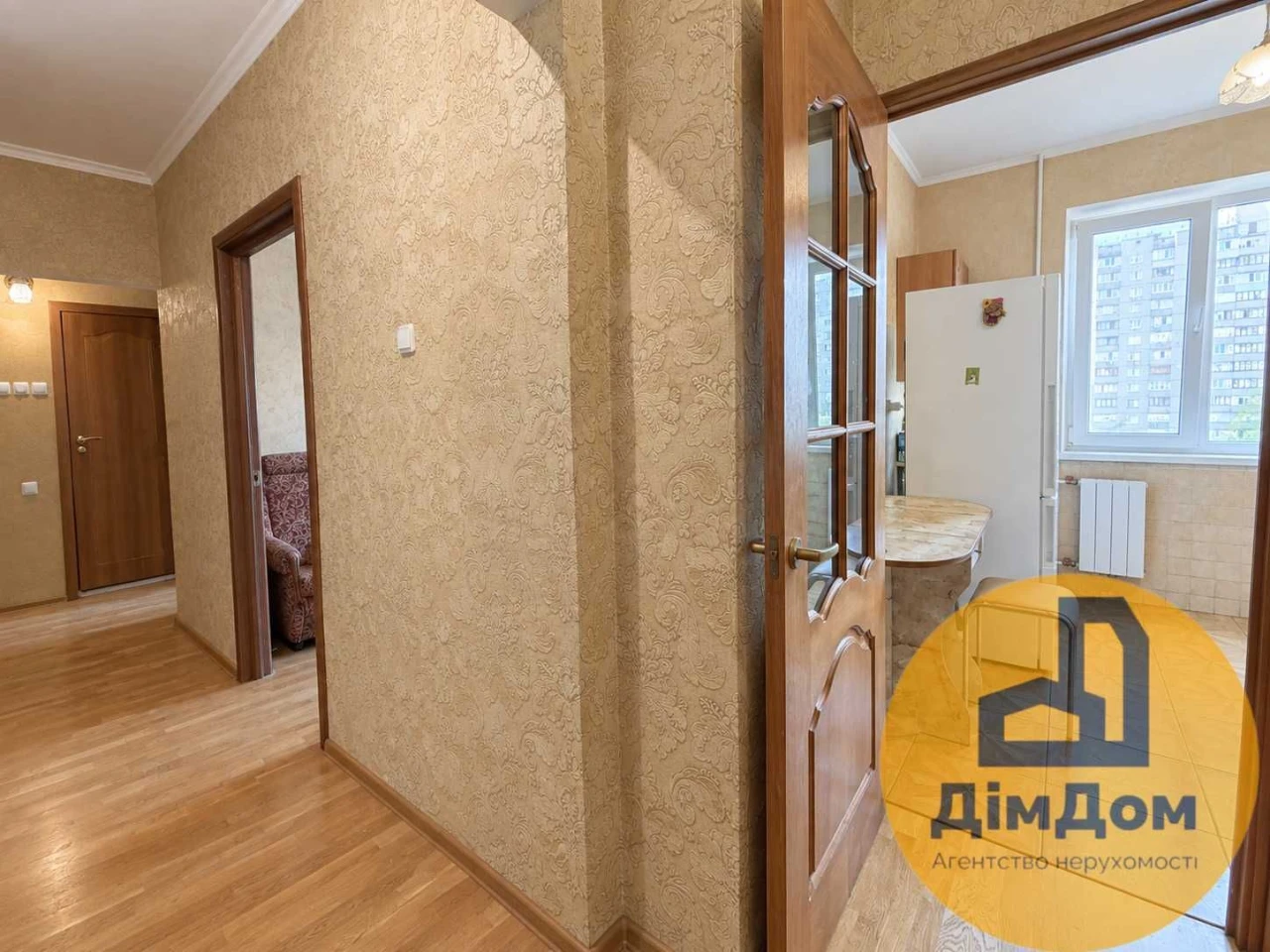 Apartment for Sale in Pozniak, Nikolas Bazhan Avenue 28-B
