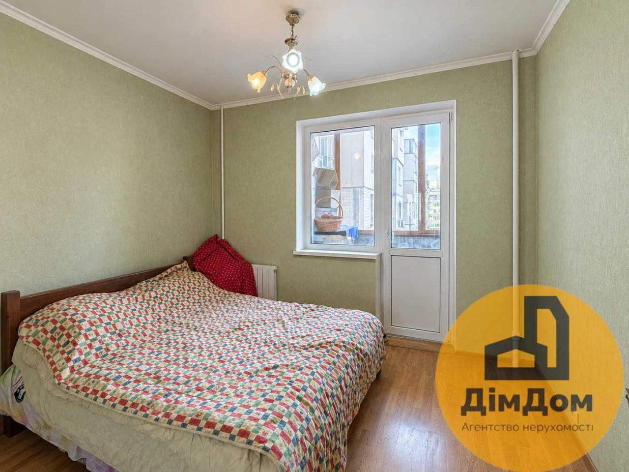 Apartment for Sale in Pozniak, Nikolas Bazhan Avenue 28-B